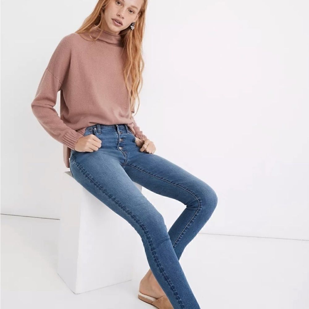 EXCELLENT CONDITION WOMEN’S SIZE 27 MADEWELL 10” HIGH-RISE BUTTONFLY SKINNY CROP